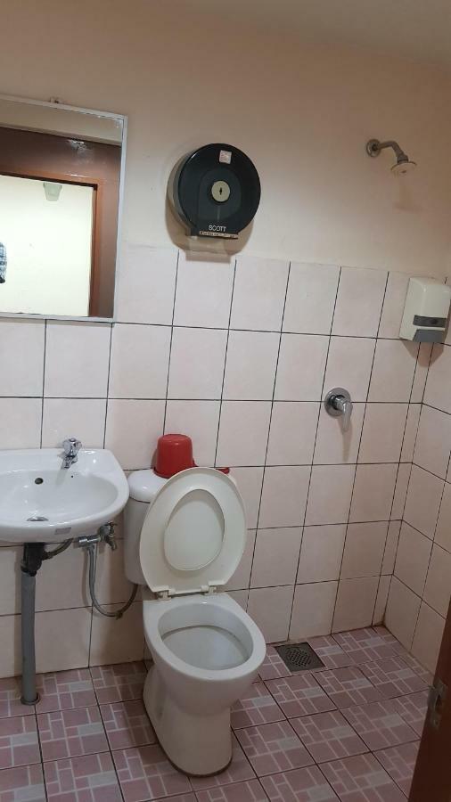 Prime Hotel Limbang Esterno foto